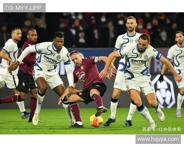 上海足球队状态火热跻身最新TOP10榜单引发关注 上海足球队状态火热跻身最新TOP10榜单引发关注