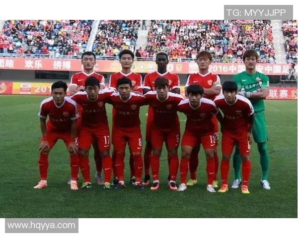 深圳足球队以71分领跑选拔赛积分榜展现强劲实力